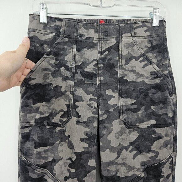 Spanx Stretch Mid Rise Twill Jogger Pants Black Wash Camo Women's Size M Cargo - Picture 4 of 13